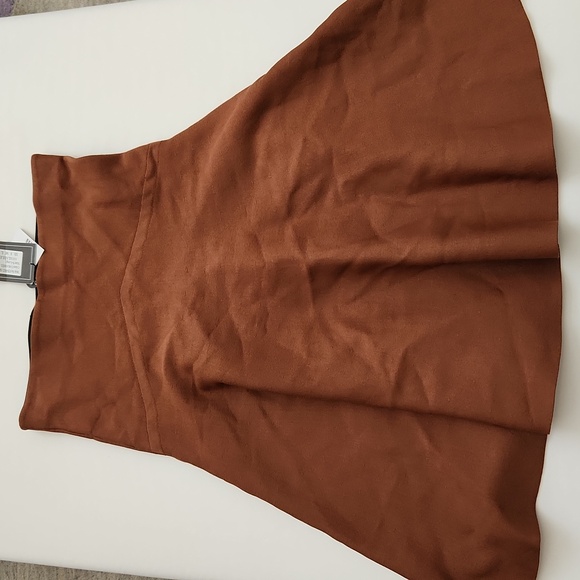 Apparalel Skirt - Picture 1 of 3